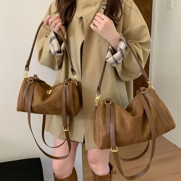 Sac Boston rétro en daim pour femmes