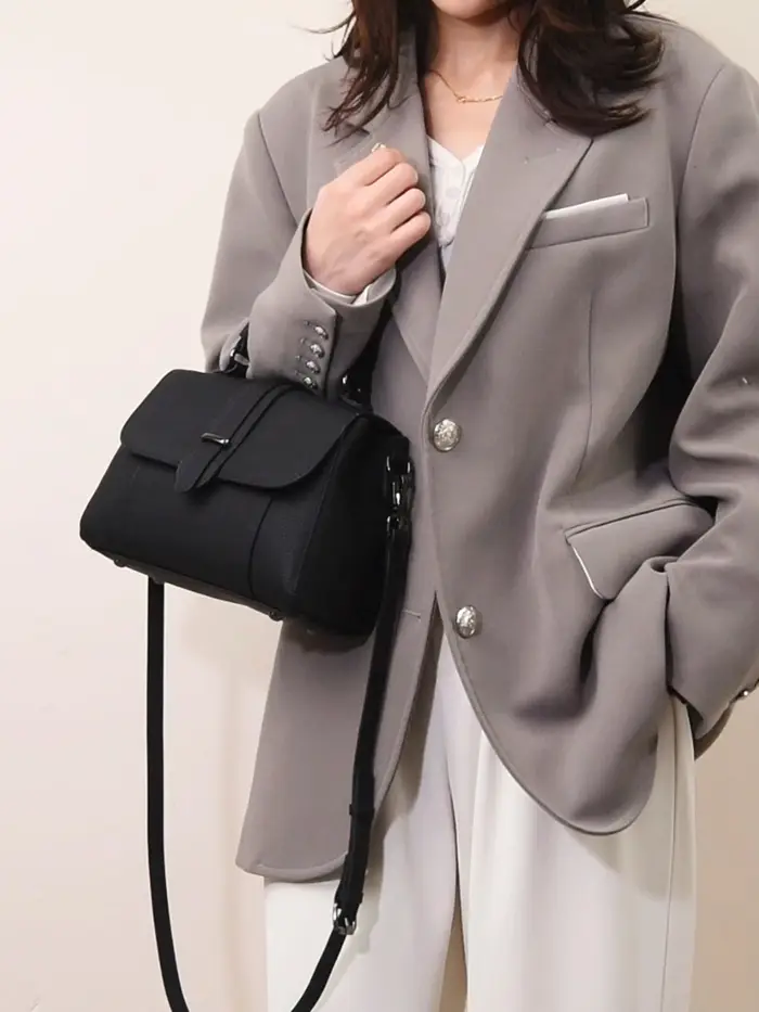 Pochette longue avec bandoulière amovible