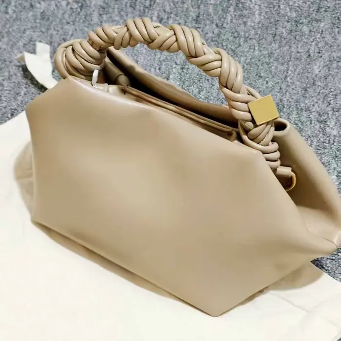 Sac à bandoulière hexagonal tissé 2026 – Nouvelle tendance