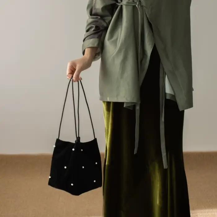 Sacs à bandoulière en velours noir pour femmes