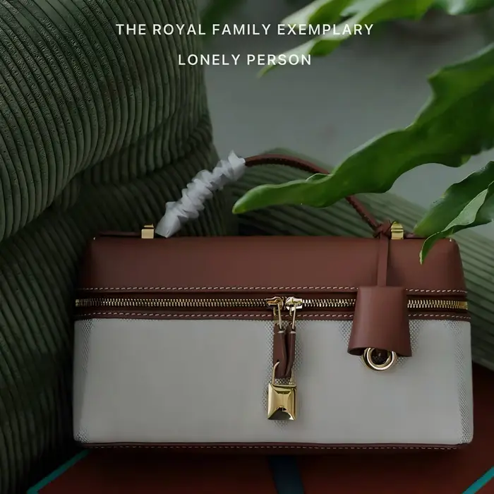 Sac à déjeuner pour femme en cuir patchwork fait main avec décorations cadenas, sac à poignée supéri