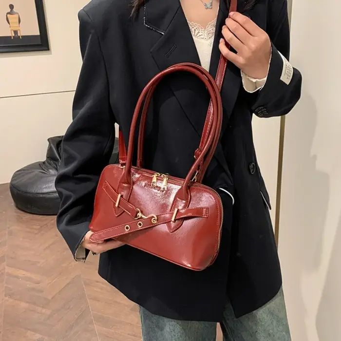 Sacs fourre-tout vintage en cuir avec fermeture éclair dorée et boucle décorative