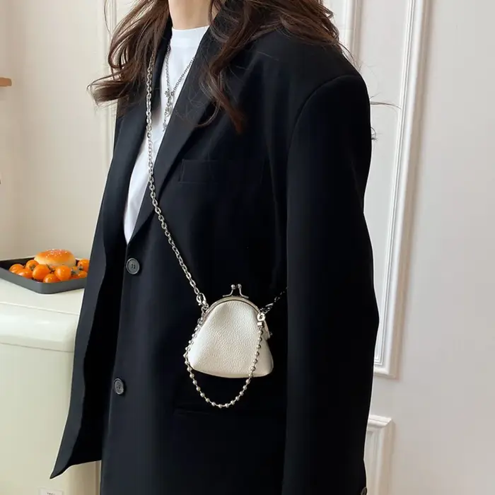 2025 nouveaux Mini sacs à bandoulière pour femmes mignon chaîne rouge à lèvres sac concepteur sac à main sac