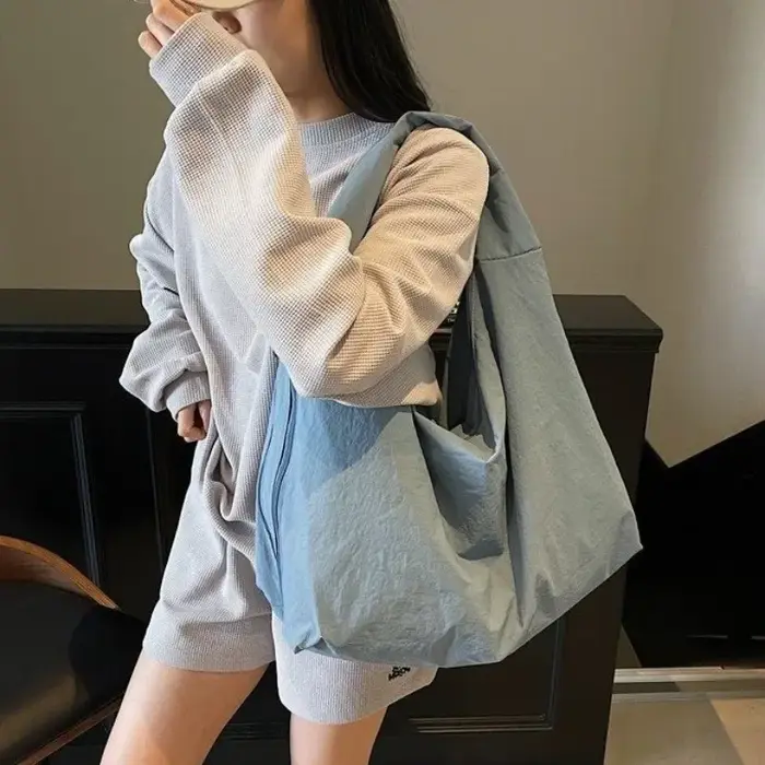 Sac messager haut de gamme pour femmes de la part d'un créateur renommé - Sac à bandoulière en cuir de marque de luxe