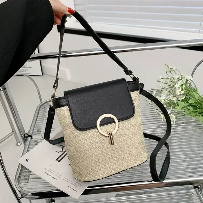 Mode française nouveau seau en forme de main femmes sac tissé creux multi-fonctionnel unique épaule sac à bandoulière