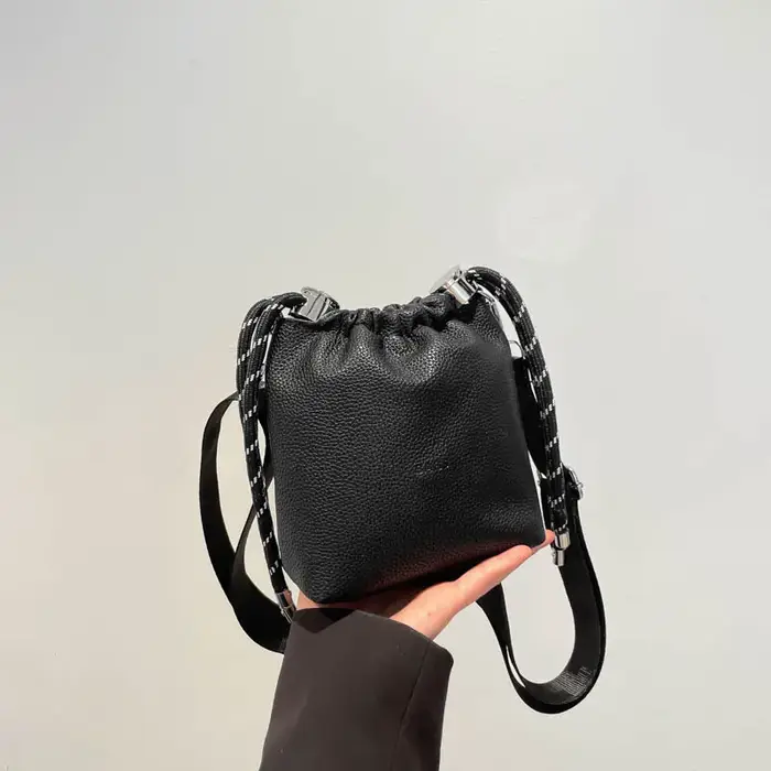 Mini sac à bandoulière en cuir léopard pour femme
