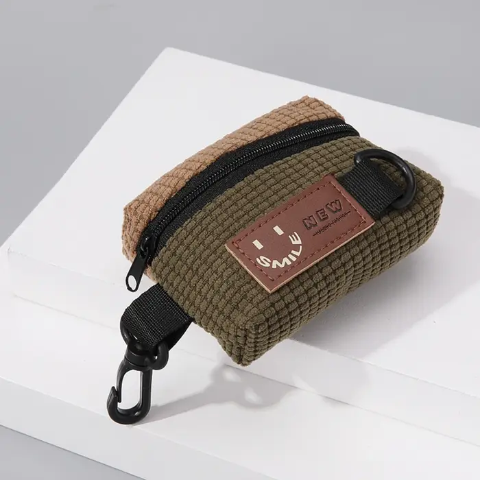 Mini pochette en velours côtelé pour clés et écouteurs