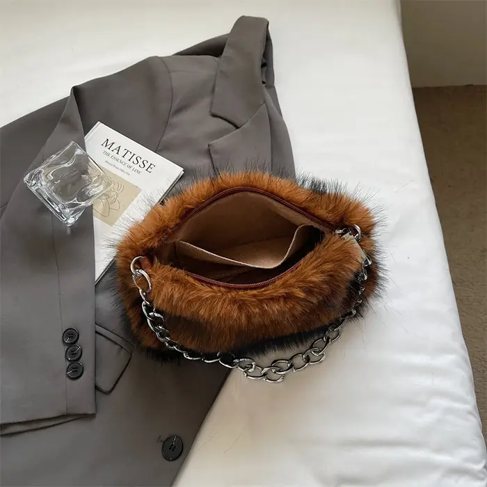 Mode chaîne sac à bandoulière femmes 2025 hiver en peluche sac à main tendance aisselles Shopper sac