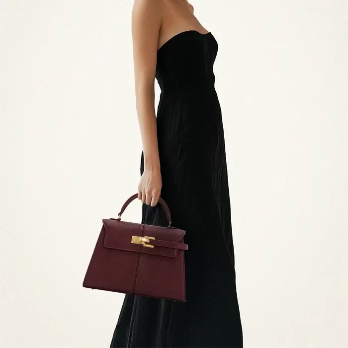 Sac à main femme JW PEI Elise, design tendance 2026, nouveau sac bordeaux, grand sac carré bandouliè