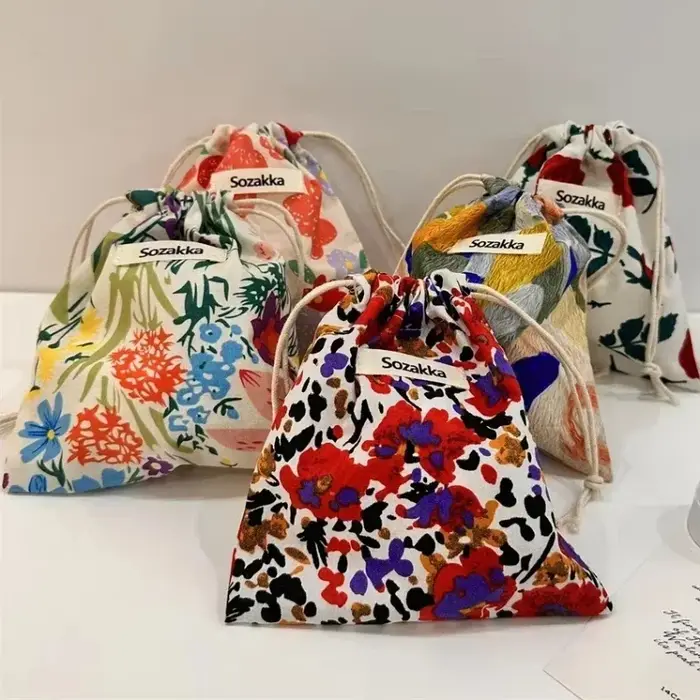 Sacs à cordon floraux en tissu de coton