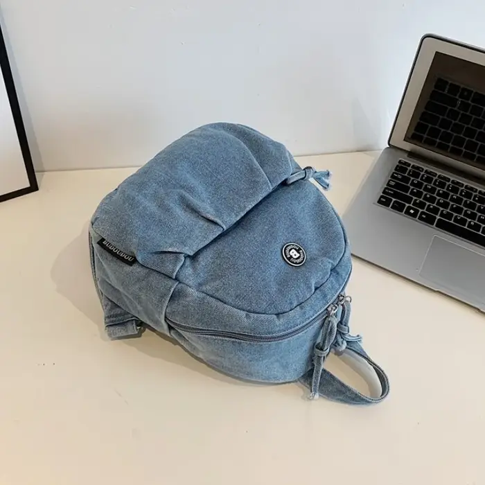 Mini sac à dos en denim décontracté – Sac à dos de tous les jours pour femmes, sac à dos tendance, compact et léger pour un style de rue sans effort