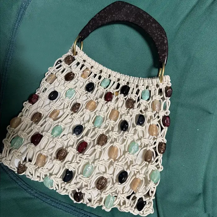 Sac à main rétro tissé à la main avec perles creuses pour femmes