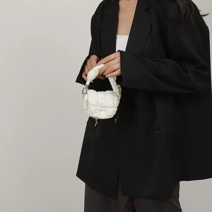 Mini sac nuage plissé de couleur unie