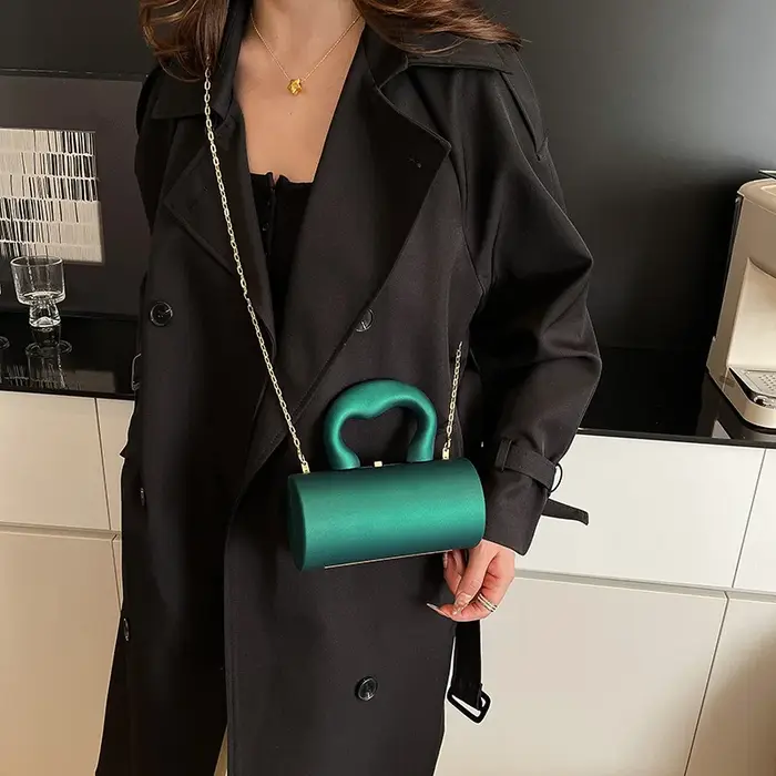 Pochette de soirée cylindrique pour femmes élégantes – Nouveauté 2026 – Sacs à main de luxe de créateur avec chaîne en acrylique – Sac bandoulière