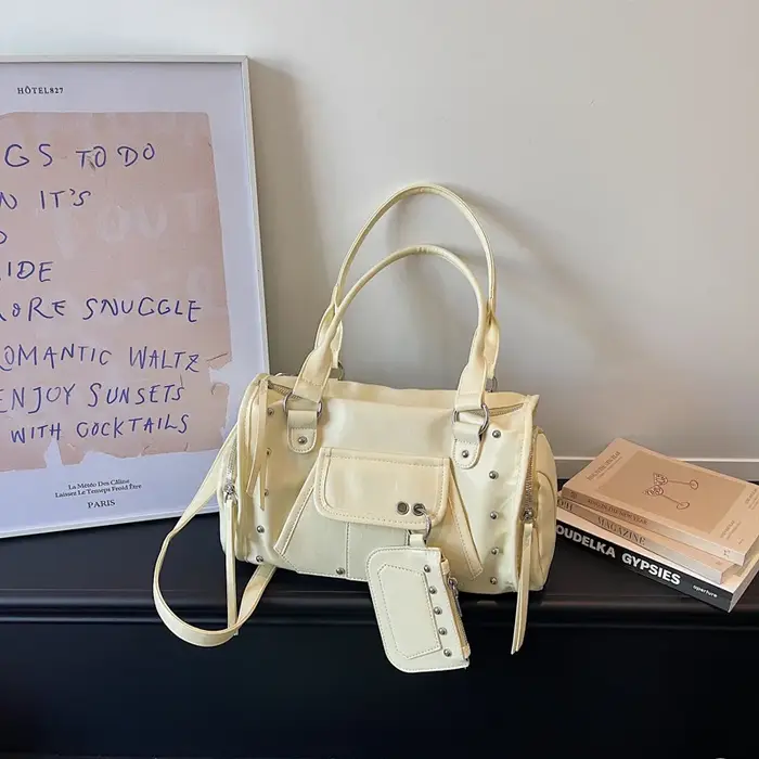 Nouveau sac fourre-tout tendance grande capacité à rivets