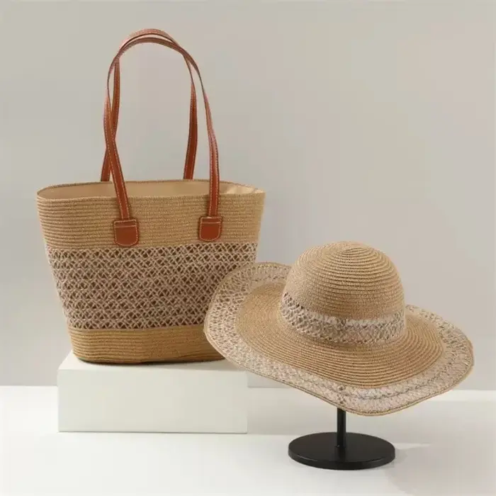 Ensemble sac et chapeau tressés en paille grande capacité pour les voyages en plein air