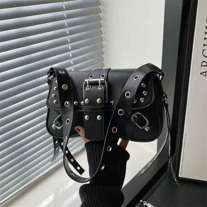 Sac à bandoulière pour femmes Style Punk sac à main en cuir PU Rock mode sacs à main avec Rivet peti