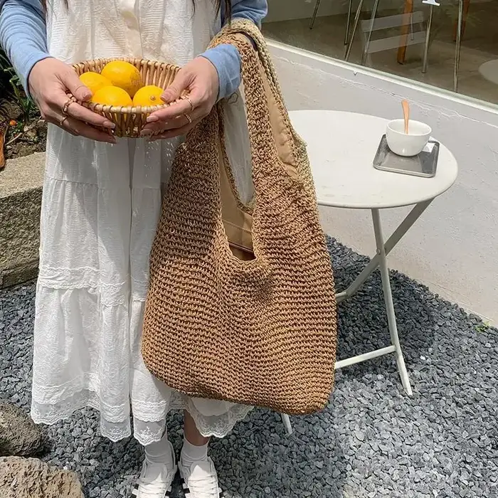 Sac à bandoulière en paille tressée pour femmes
