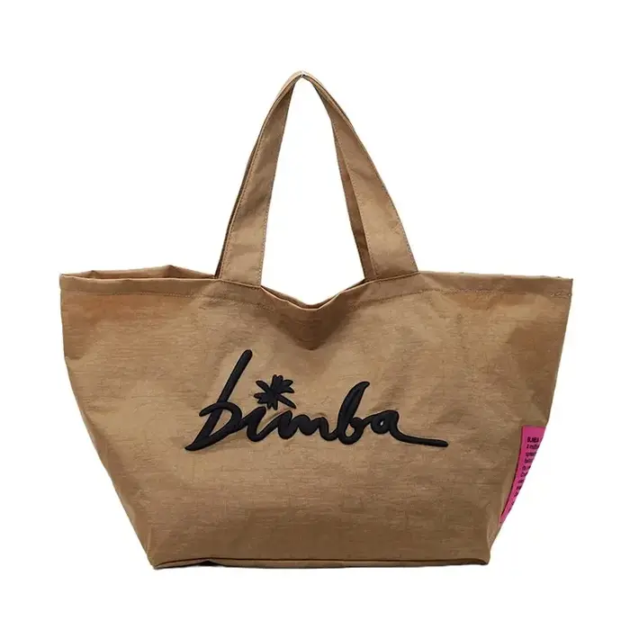 Sac à main en cuir élégant pour femme par un créateur renommé - Sac bandoulière classique de luxe po