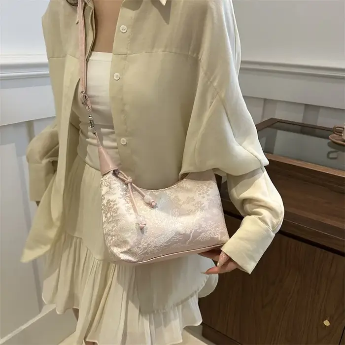 Nouveau Style chinois broderie Fine dames sacs à main 2025 été mode sac à bandoulière