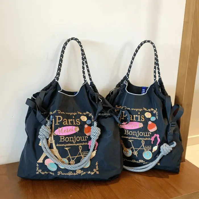 Nouveau sac à bandoulière pour femme avec motif brodé Paris