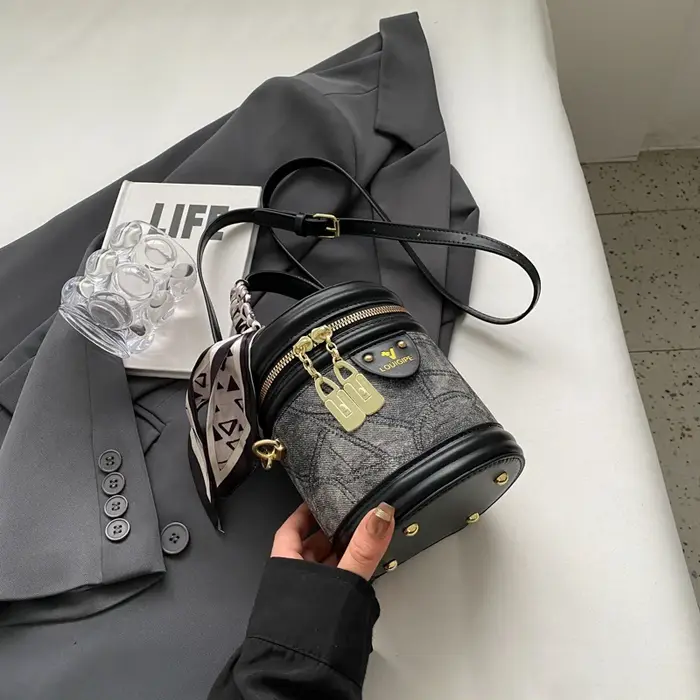 Mini sac à bandoulière en cuir PU pour femme