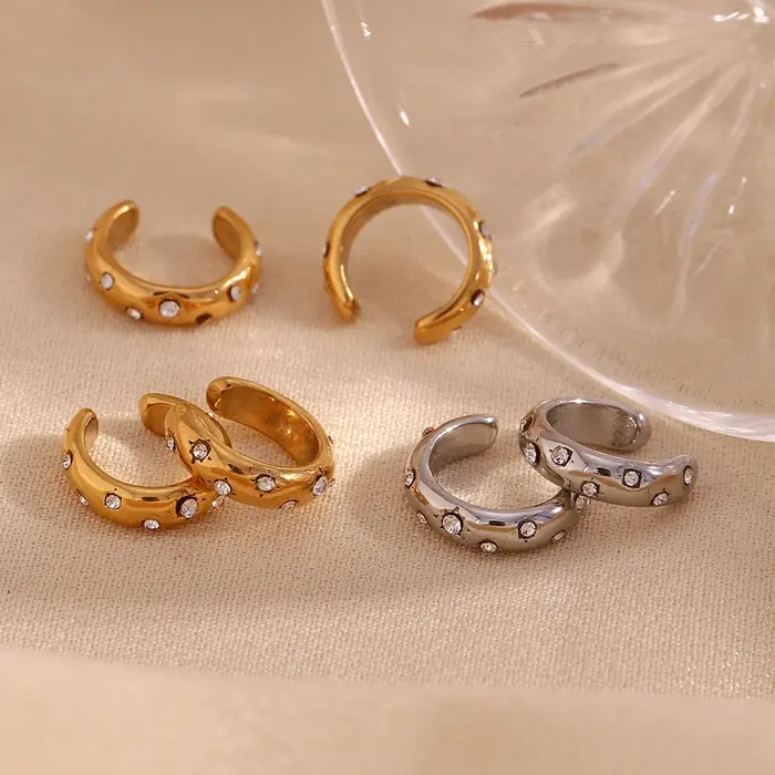 Mini clip d'oreille lisse en forme de C pour femme