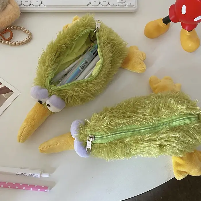 Pochette en peluche oiseau vert Kawaii, trousse à crayons zippée, grande capacité, sac à crayons Kiw