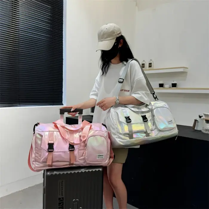 Sac polochon holographique Glamour – fourre-tout spacieux et élégant avec compartiment à chaussures pour les sacs de voyage sans effort pour les évasions du week-end