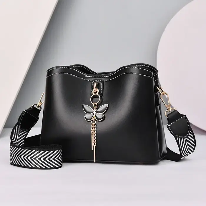 2025 femmes blanc sac à main nouveau concepteur papillon gland PU cuir sacs de messager dames bandoulière femme