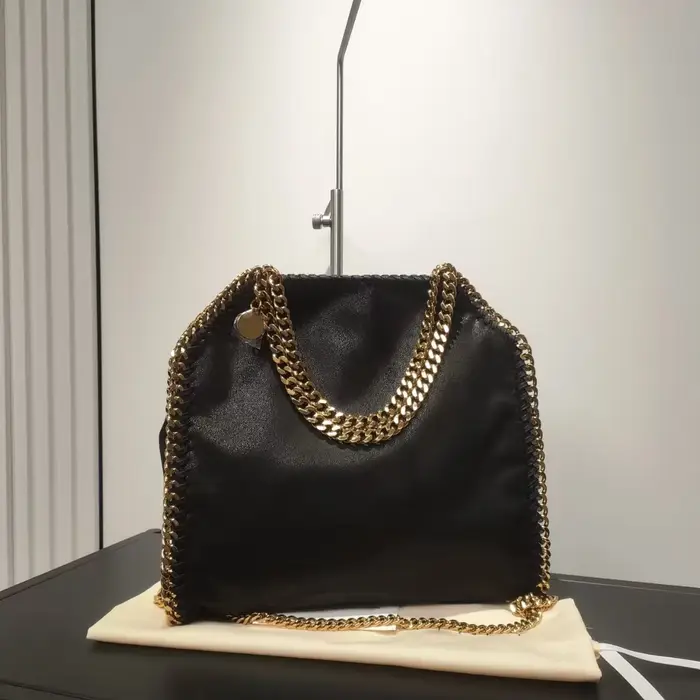 Sac à bandoulière à trois chaînes en faux daim écologique pour femme, tendance et pratique pour les 