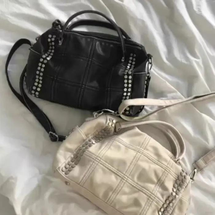 Nouveau Sac Fourre-tout Femme 2026 Style Rétro avec Rivets Métalliques