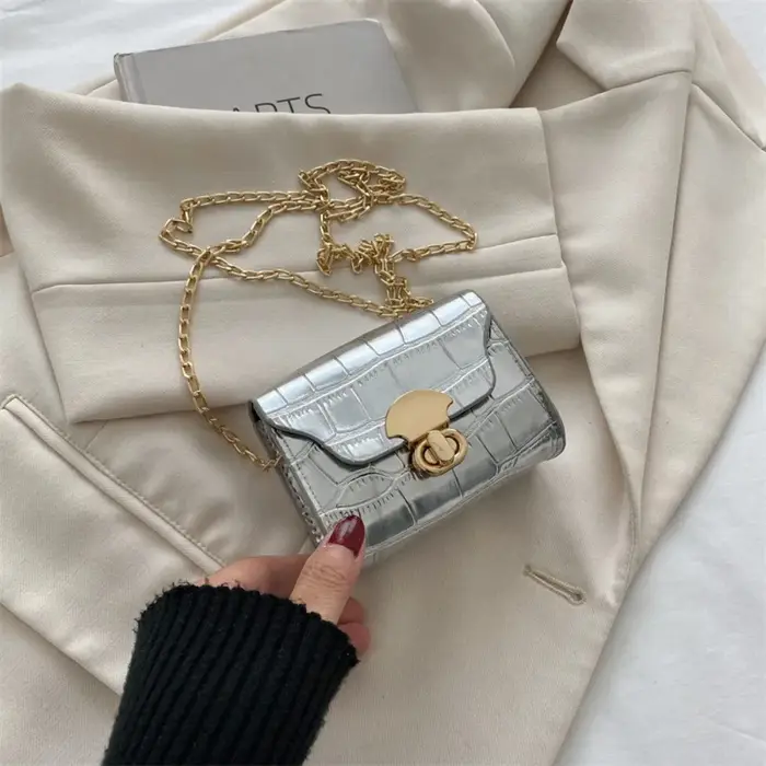 Sac à bandoulière tendance en promotion