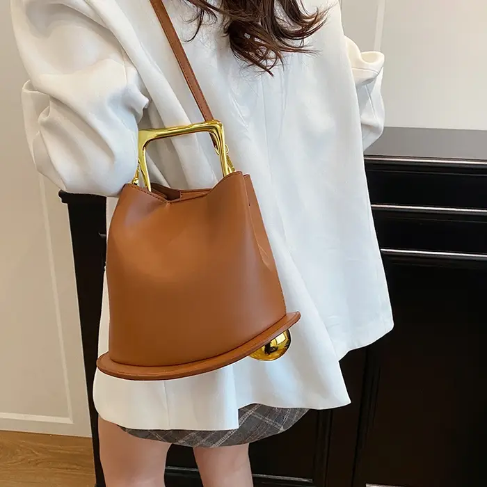 2025 mode nouveau Style chaud PU solide seau épaule et sacs à bandoulière Super Cool conception Unique