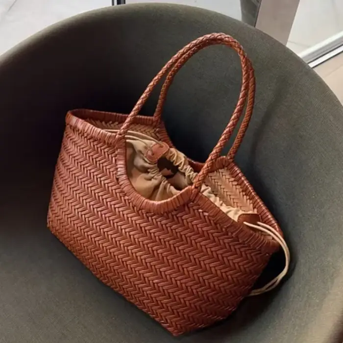 Sac tissé en cuir français