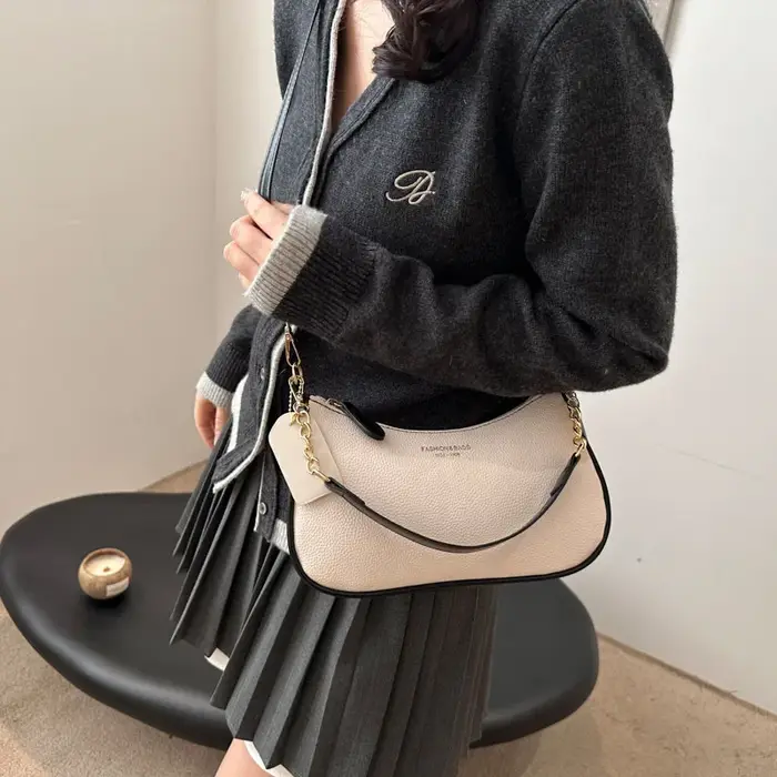 Sac à bandoulière avec pendentif cerise pour femmes