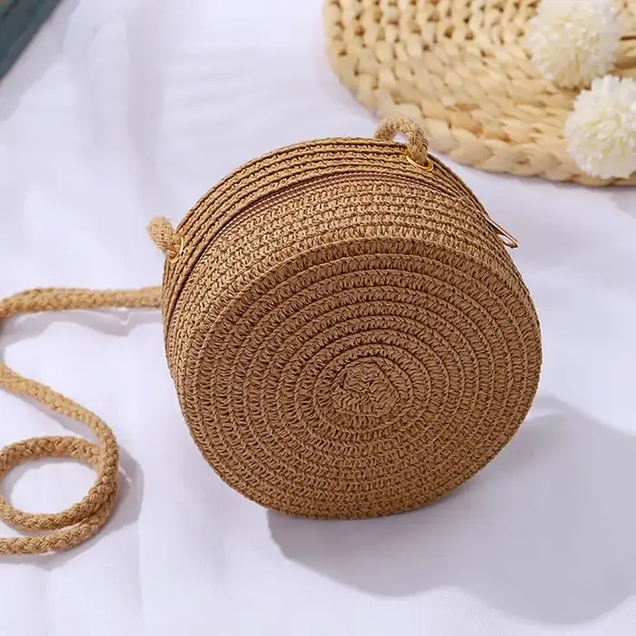 Sac à main en paille tendance en forme de coquillage