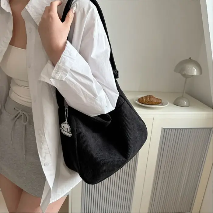 Sac à bandoulière en velours côtelé pour femmes
