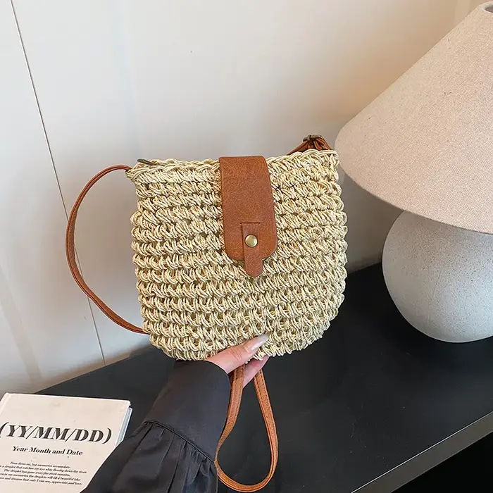 Petits sacs à bandoulière en paille tressée pour femmes