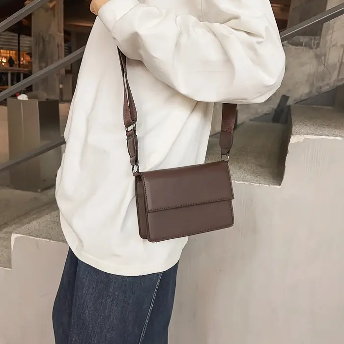 Sac à bandoulière minimaliste noir à rabat pour hommes et femmes