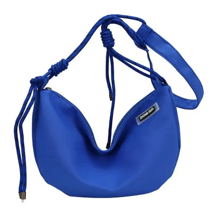 Sac bandoulière demi-lune en nylon