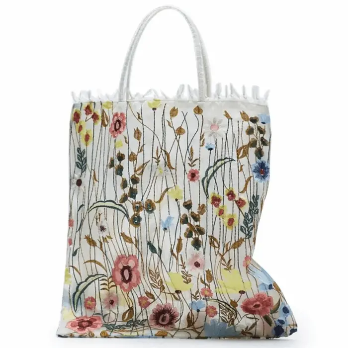 Sac en tissu brodé de fleurs de camélia