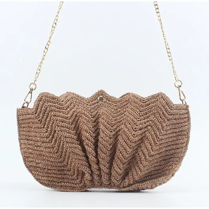 Sac à bandoulière en raphia tressé