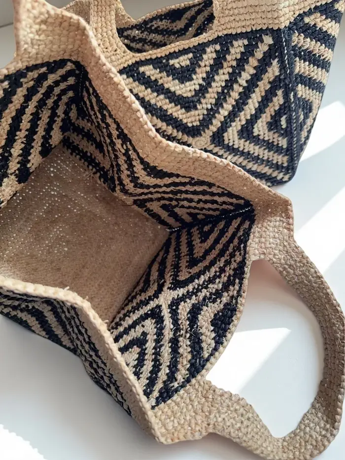 Sac fourre-tout en raphia tressé à la main pour femme