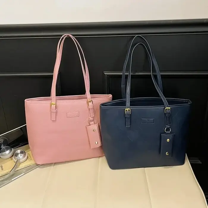 Sac Messager Élégant en Cuir Classique pour Femme – Design Minimaliste Unique