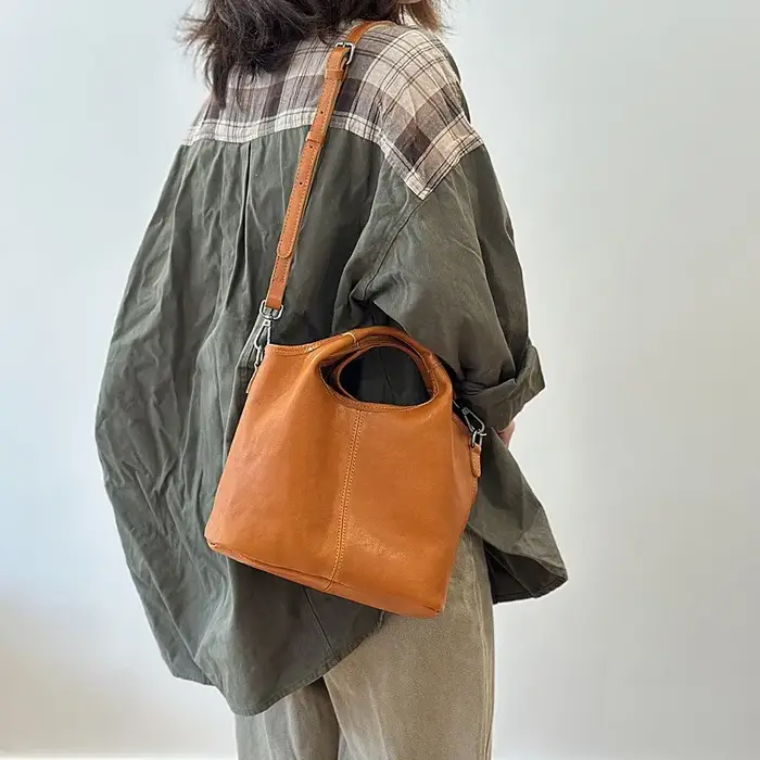 Sac à main pour femme Johnature 2026 Automne Nouveau en cuir véritable Sac rétro en cuir de vache so