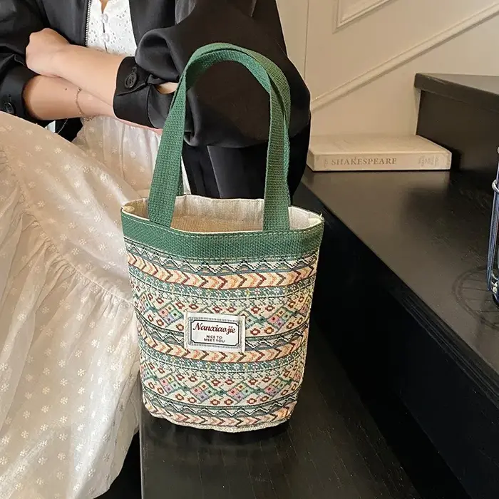 Sac panier tressé artisanal de niche