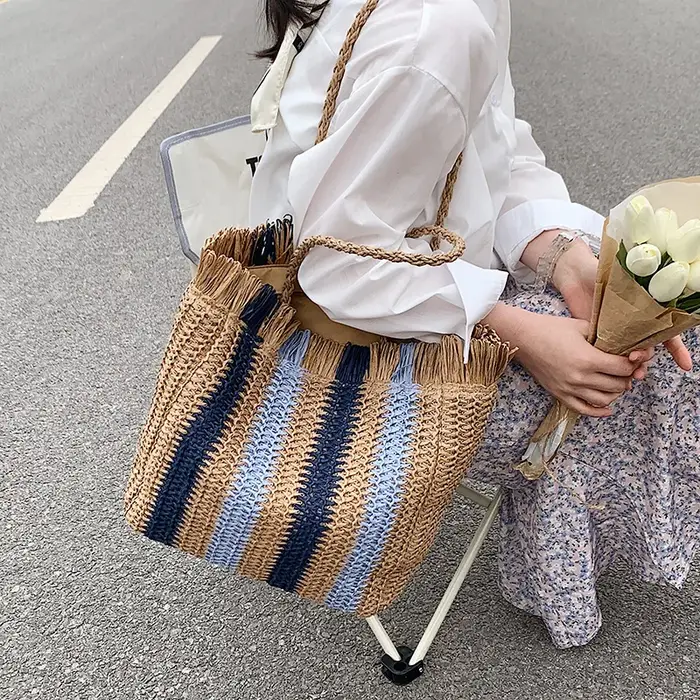 Sac à main en paille rayé pour femmes