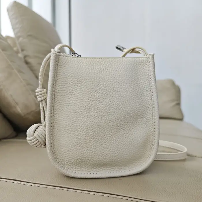 Sac seau en cuir véritable