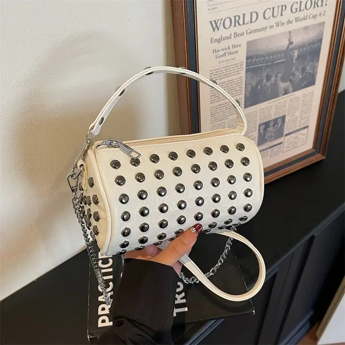Sac bandoulière rétro à rivets pour femme 2026